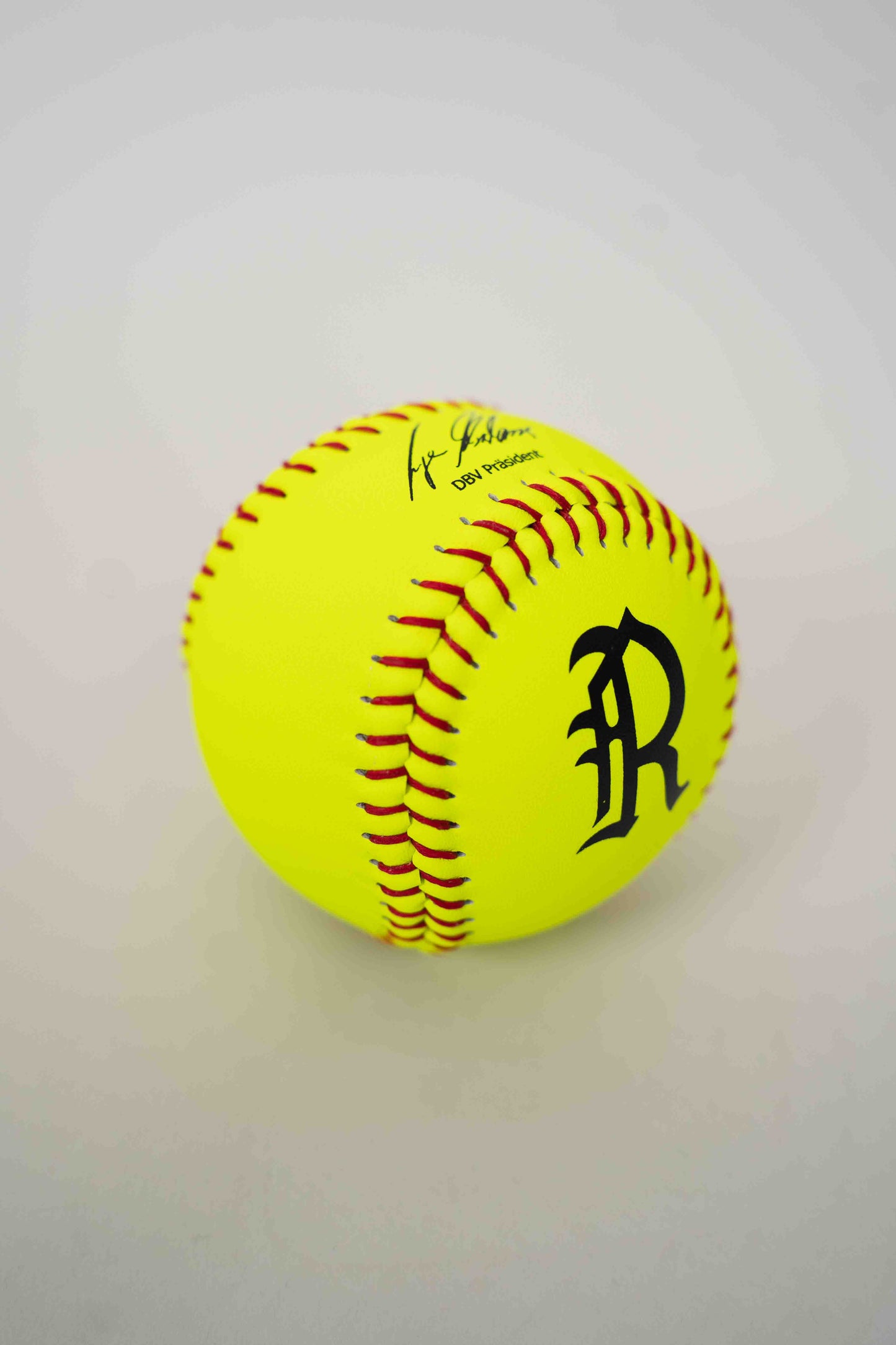 Logo Softball R