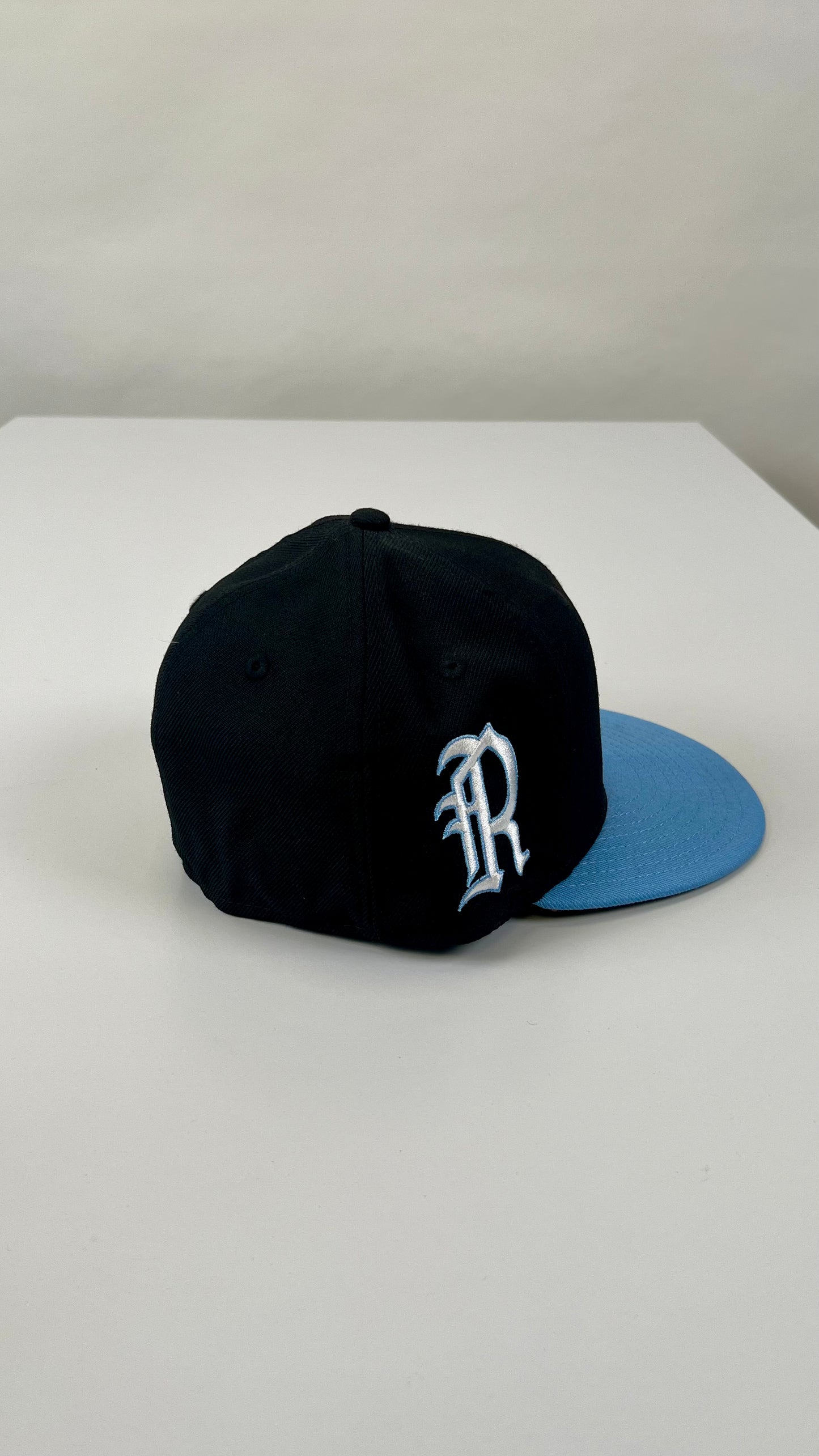 New Era 5950, Mascot