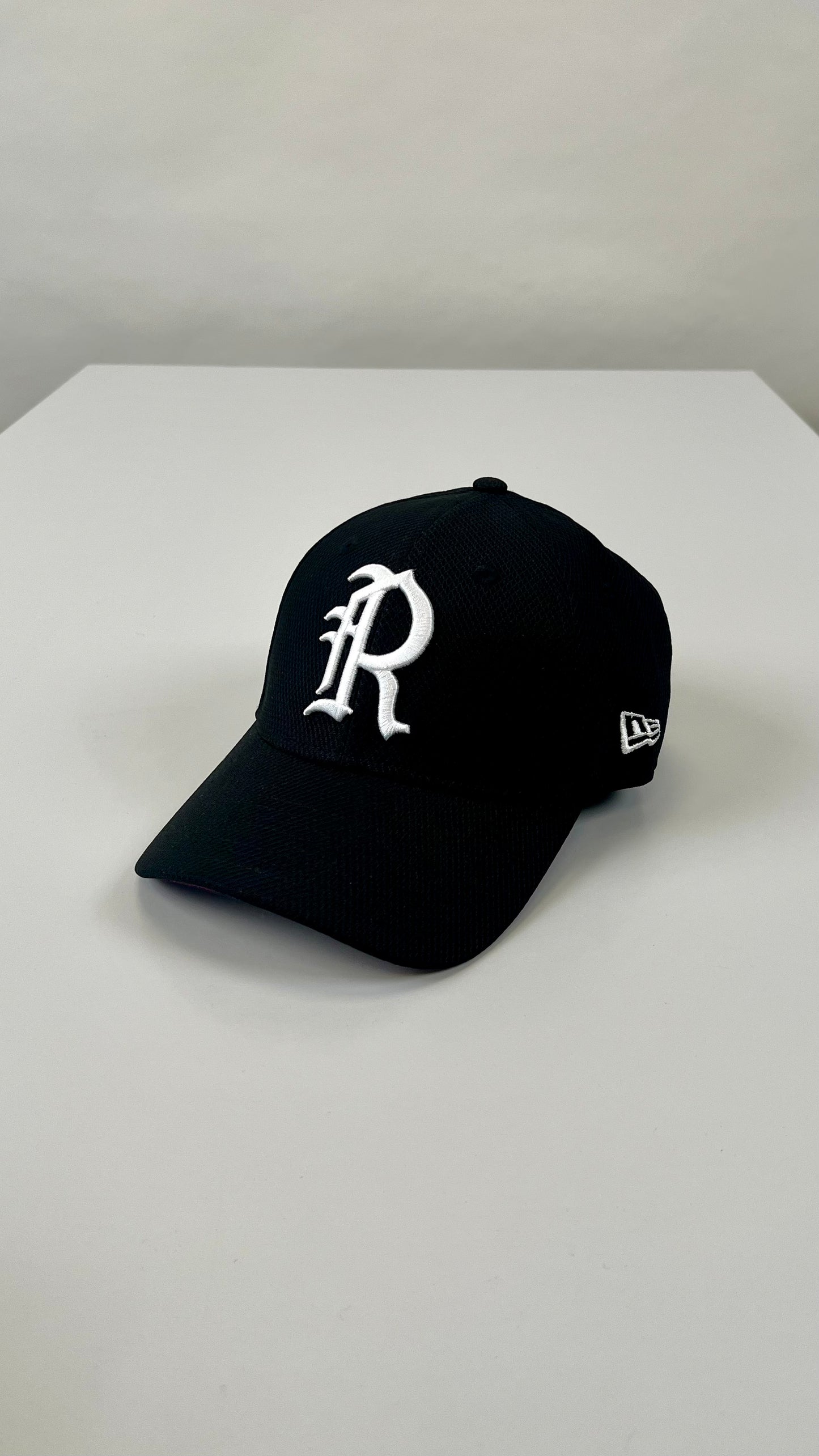 New Era 39thirty black